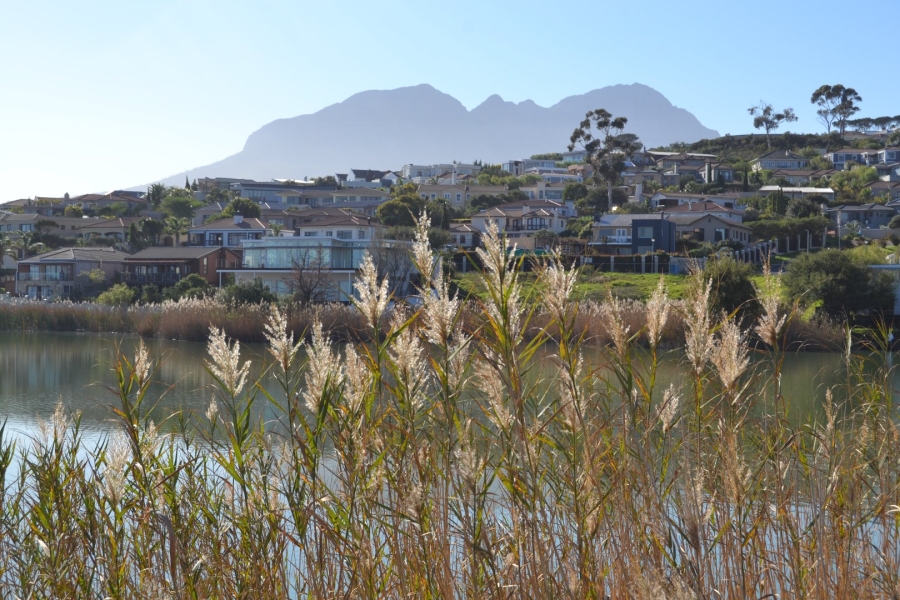 3 Bedroom Property for Sale in Mzuri Estate Western Cape